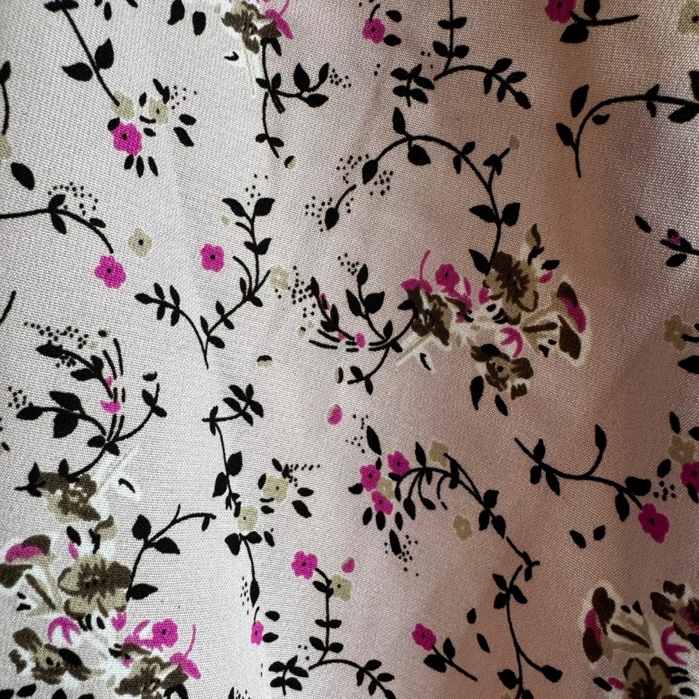 Pink Floral Romper Size Medium - Picture 5 of 7